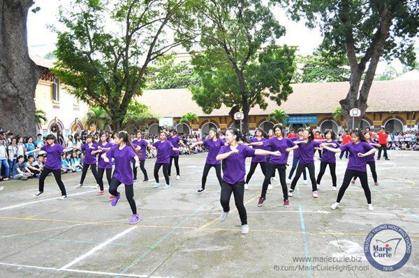 Phong trào nhảy cổ động, nhảy flashmob được tổ chức mỗi năm học