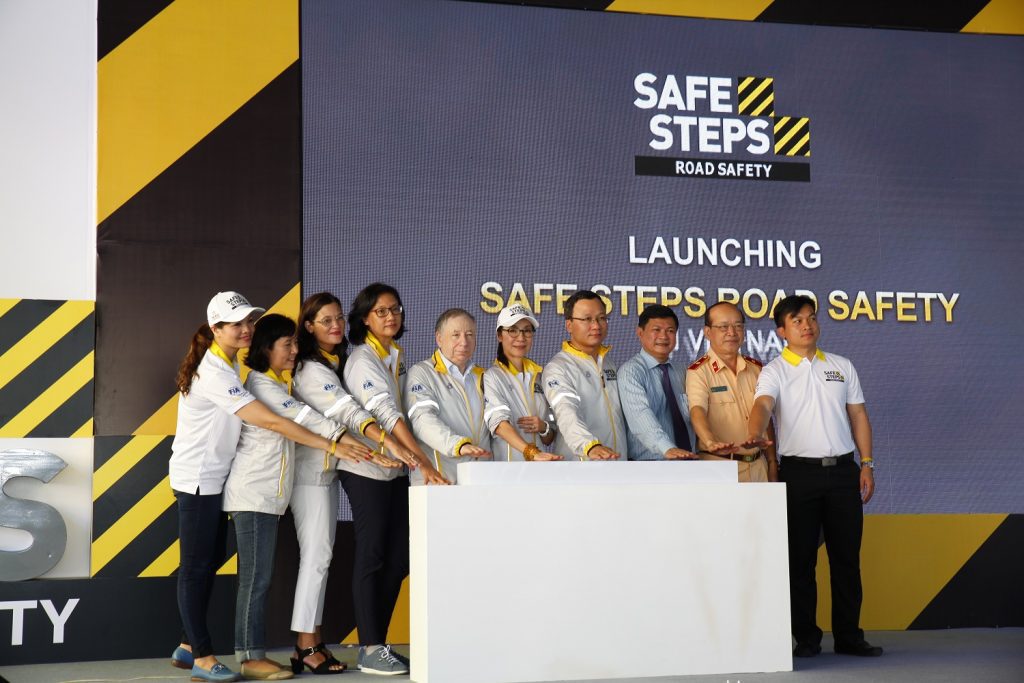 Bừng sáng sự kiện Safe Steps của Liên Hợp Quốc tại Việt Nam với áo thun sự kiện - Ao thun Safe steps Road Safety 16